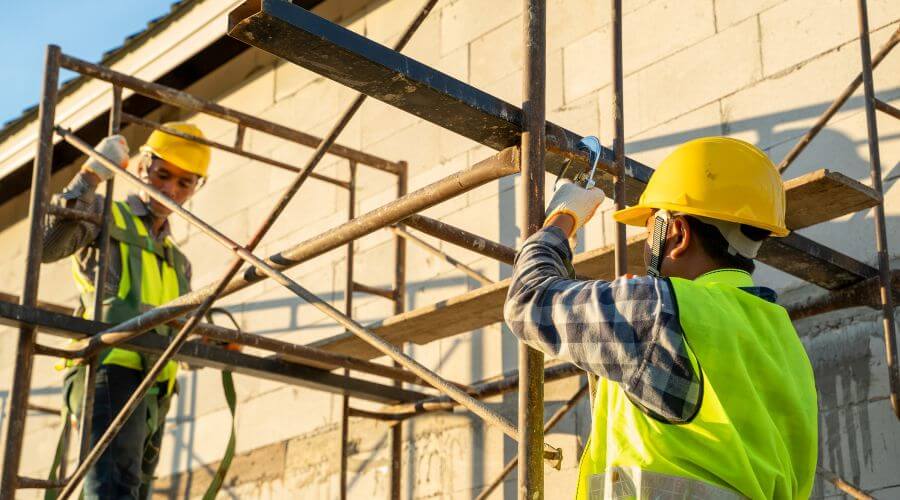 Professional gutter cleaning in Clinton, MS
